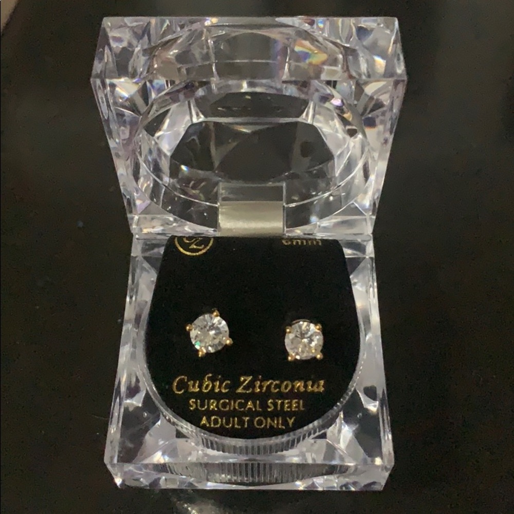 Women’s earrings